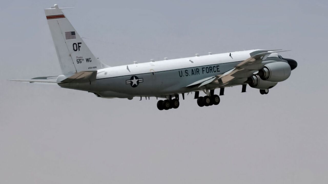 Avion preleteo u Švedsku