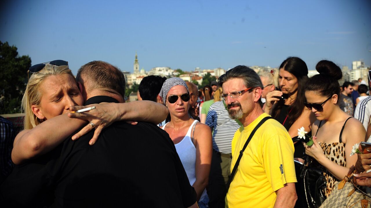 Protesti na Brankovom mostu