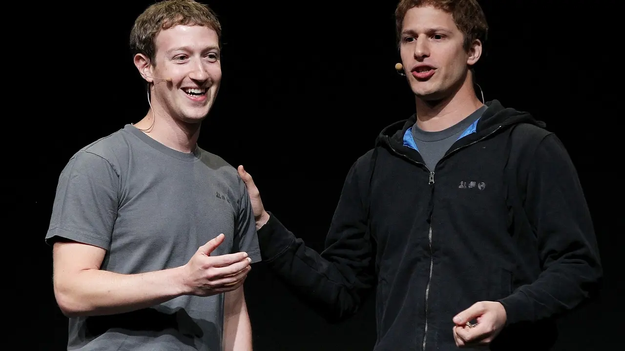 Mark Zuckerberg na sceni sa komičarom