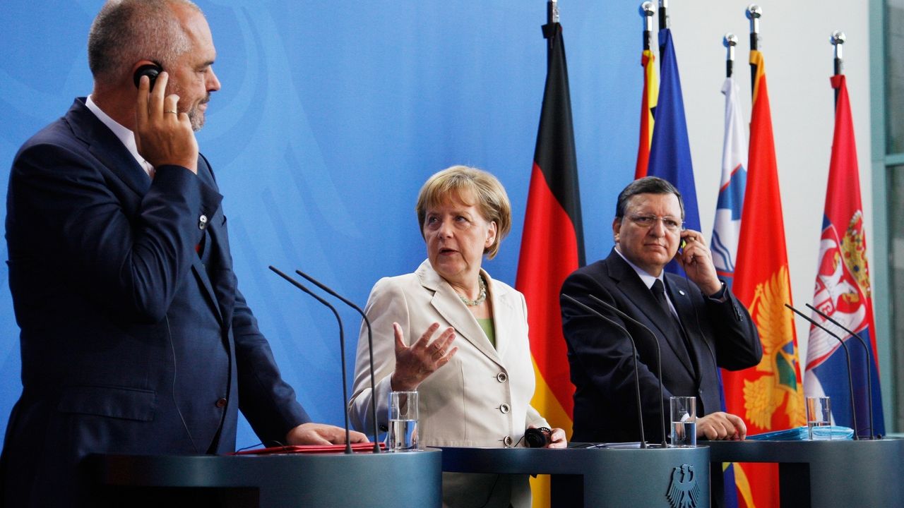 Angela Merkel i Žoze Manuel Barozo na Berlinskoj konferenciji država Zapadnog Balkana