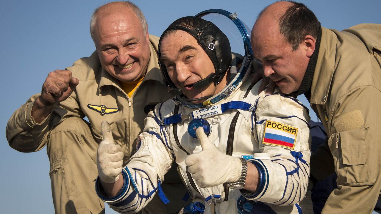 astronauti sleteli na zemlju