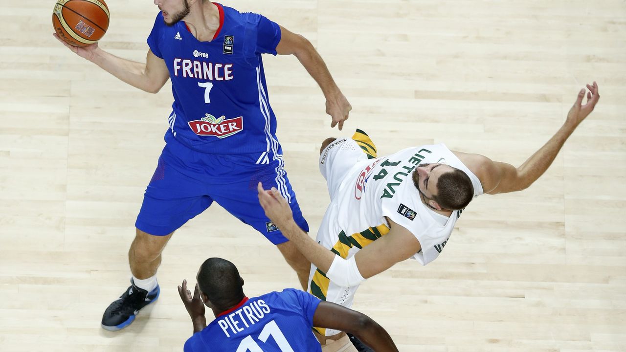 Žofre Lovernj u duelu sa Jonasom Valančijunasom