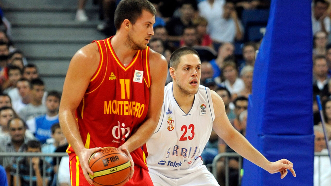 Vladimir Dragićević (crveni dres)