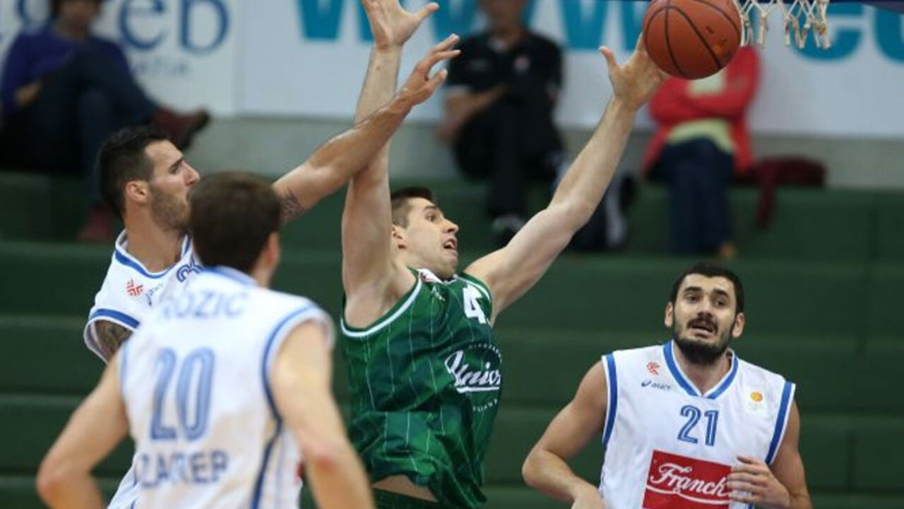 Detalj sa meča prvog kola ABA lige između Cibone i Olimpije