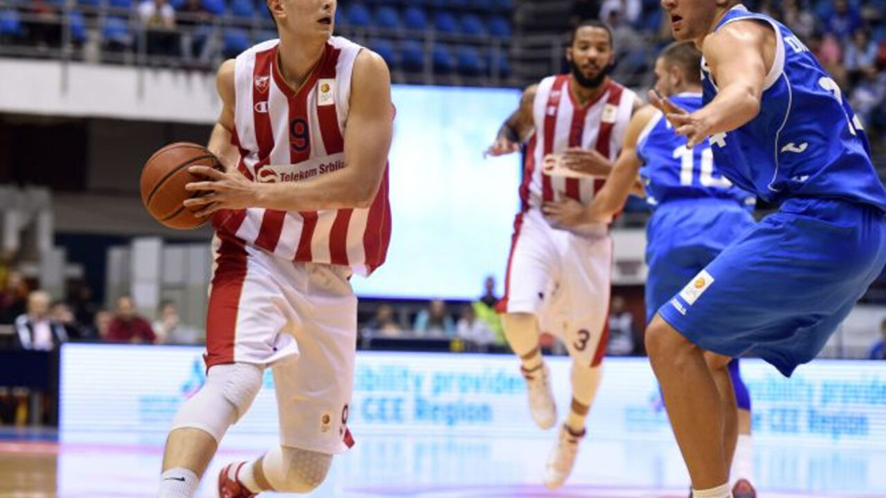Luka Mitrović u meču sa Levskim u ABA ligi