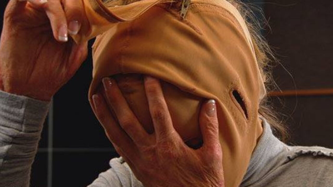 Dana Vulin sa maskom