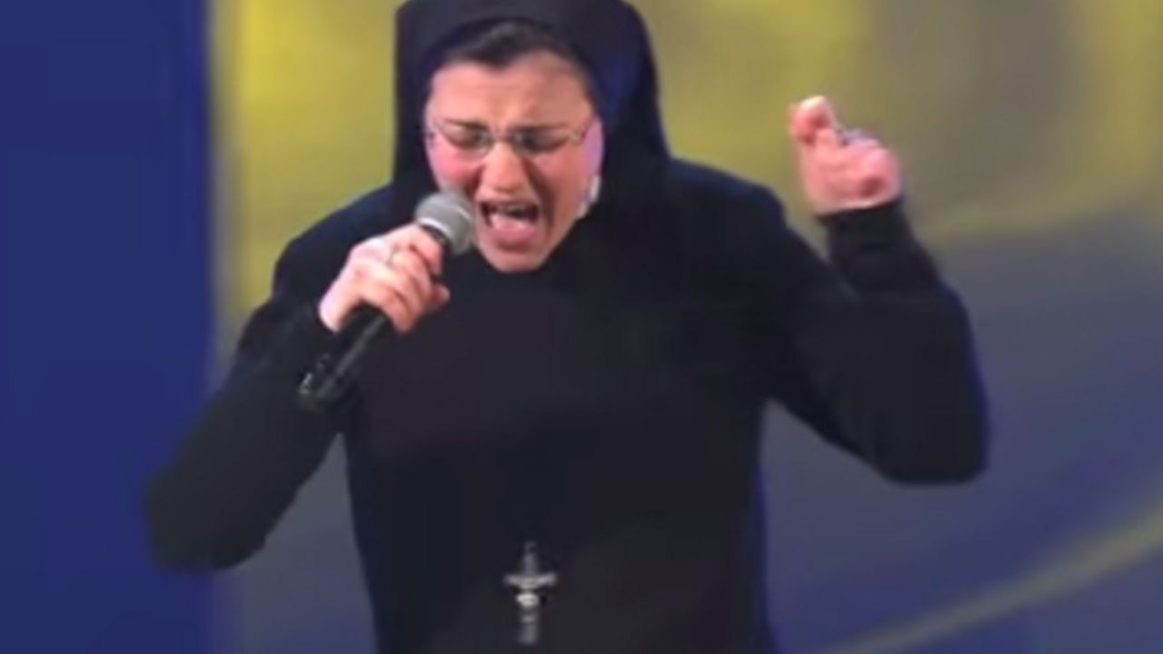 kaluđerica, Ališa Kiz, Glas Italije, časna sestra