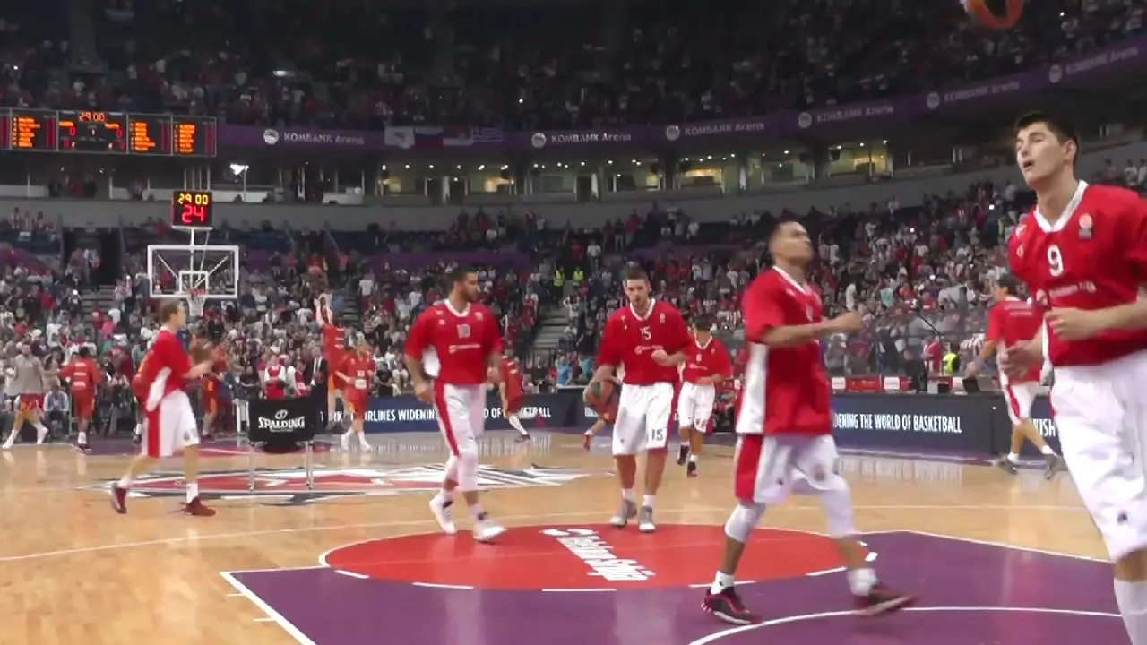 Zagrevanje košarkaša Crvene zvezde pred meč protiv Galatasaraja u Evroligi