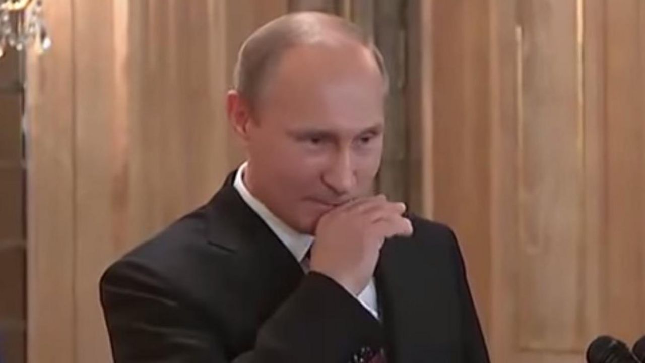 Vladimir Putin priča šaljive priče