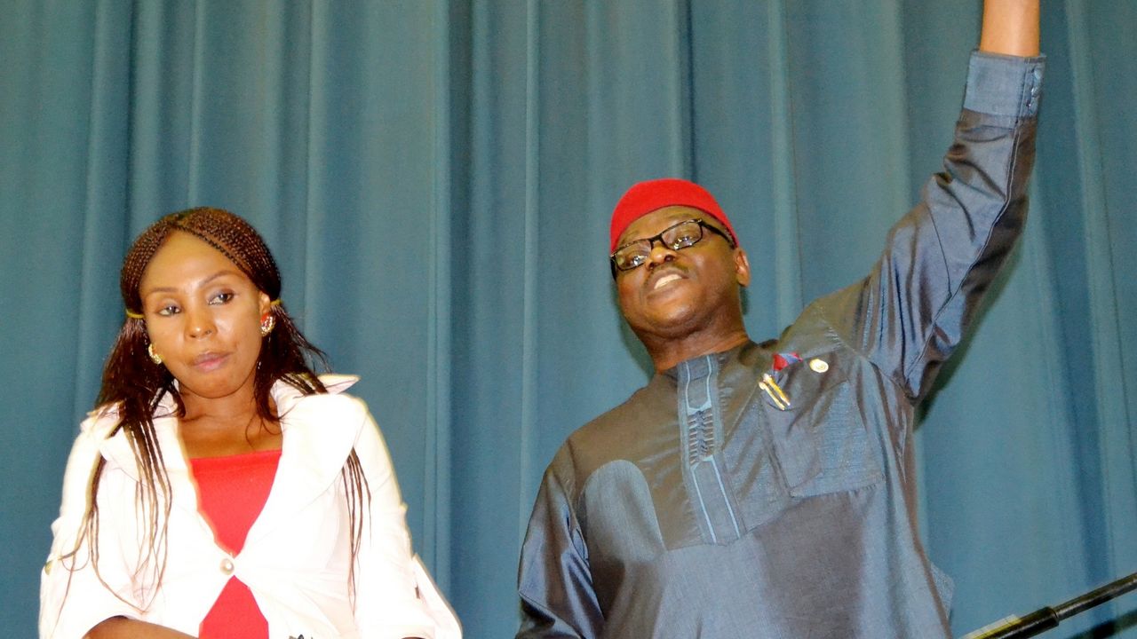 Onjebuči Čukvu na proglašenju nestanka ebole u Nigeriji