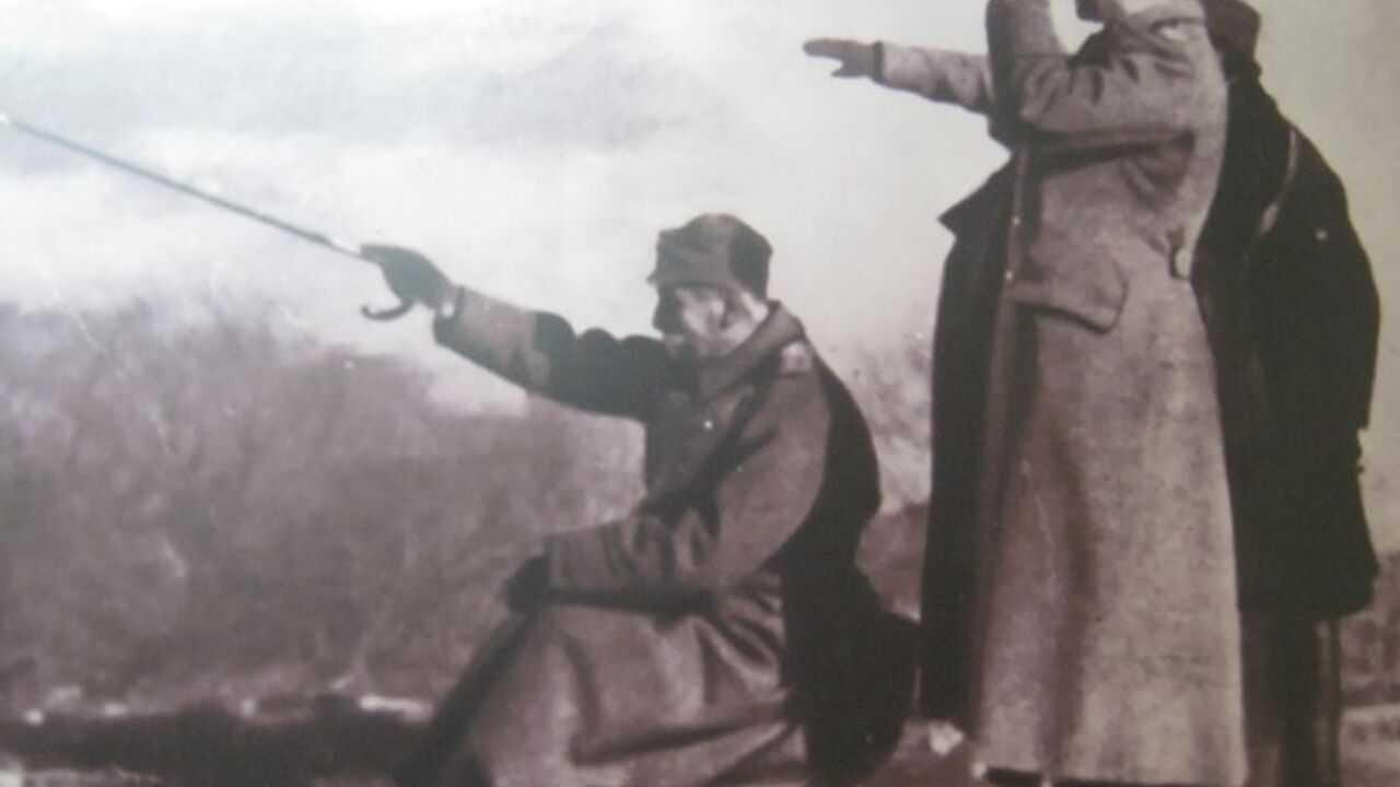 Kralj Petar nagleda odvijanje dejstava u Bitki na Kolubari