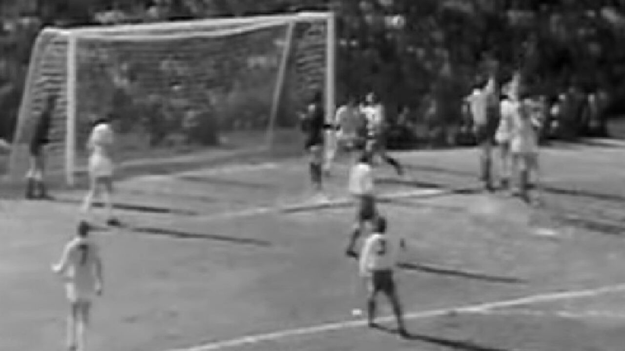 Detalj s meča PAO - Zvezda iz 1971. godine