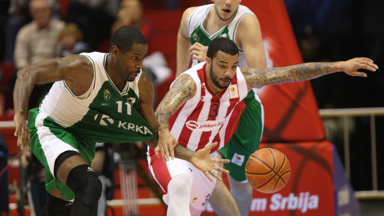 Plejmejker Crvene zvezde Markus Vilijams na utakmici sa Krkom