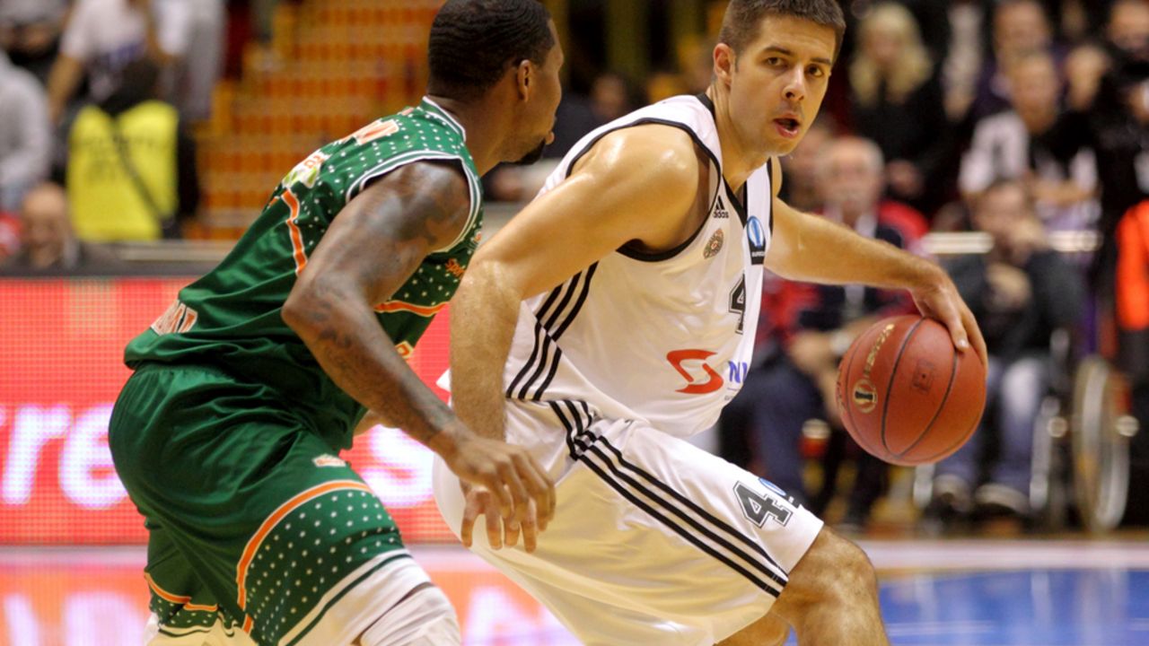 Milenko Tepić u meču Partizan - Banvit u Beogradu