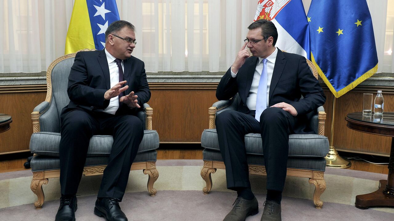 Aleksandar Vučić, Mladen Ivanić