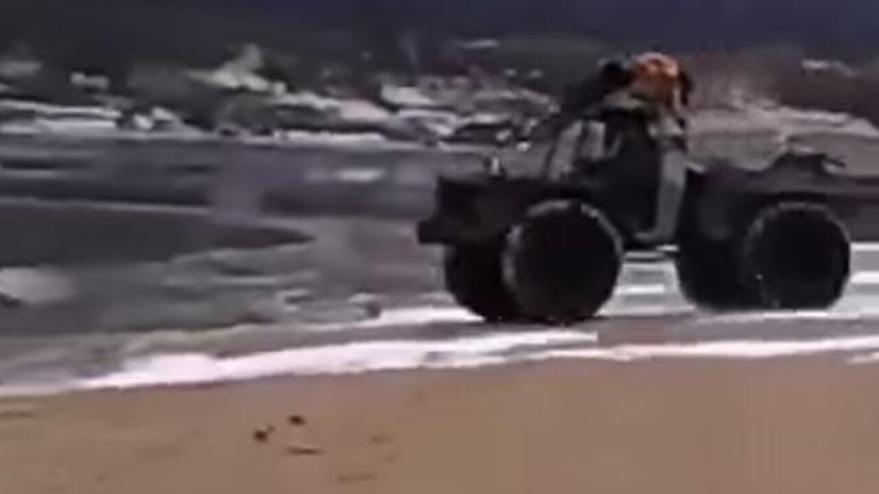 Udavio se vozeći džip preko zaleđenog jezera