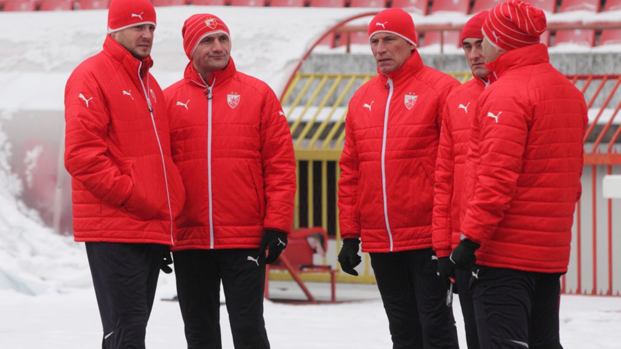 Nenad Lalatović sa saradnicima na treningu Crvene zvezde