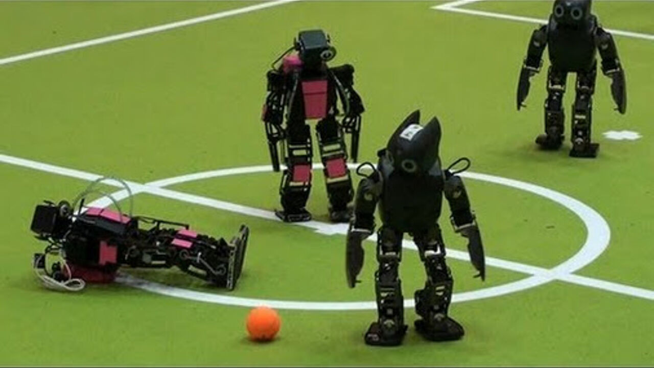 Roboti igraju fudbal