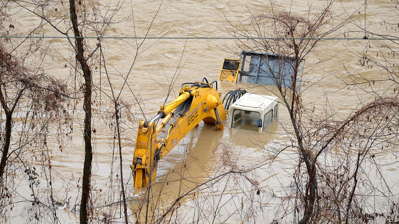poplave, bager, voda