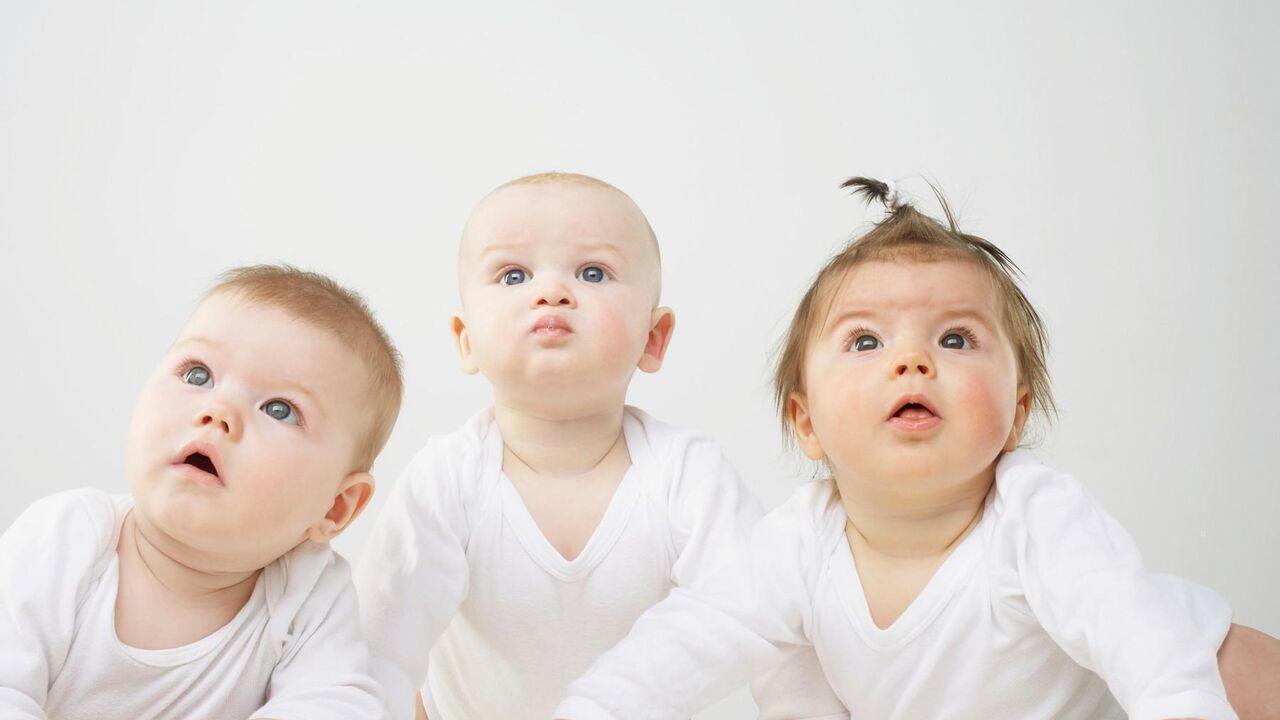 Tri bebe