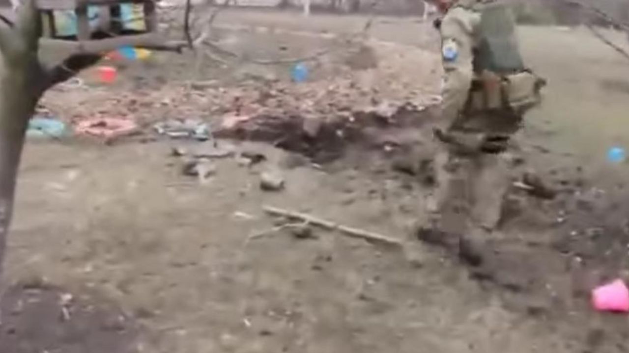 Vojnik koji govori engleski jezik u Ukrajini