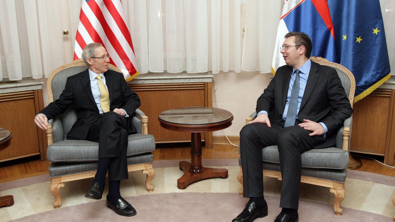 Aleksandar Vučić, Majkl Kirbi
