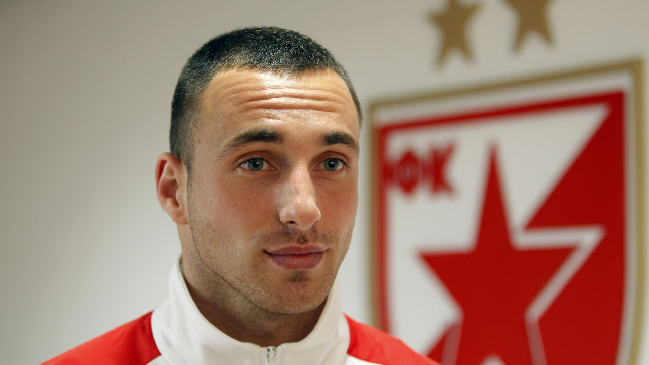 Petar Orlandić na potpisu ugovora sa Crvenom zvezdom