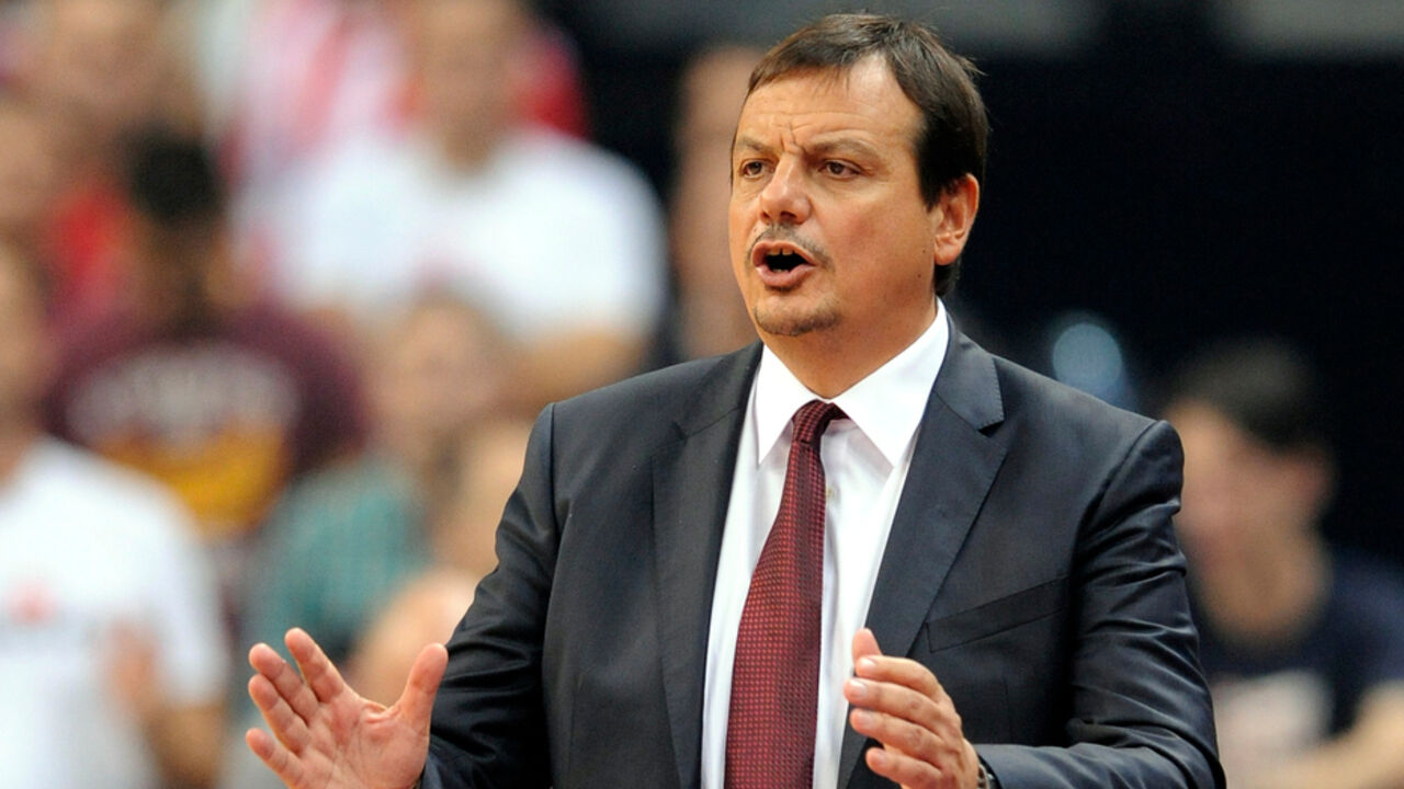 Ergin Ataman na meču protiv Crvene zvezde u Evroligi