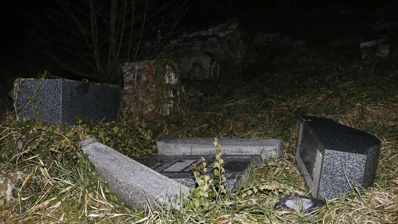 Francuska, groblje, grobovi, nadgrobni spomenik, spomenik