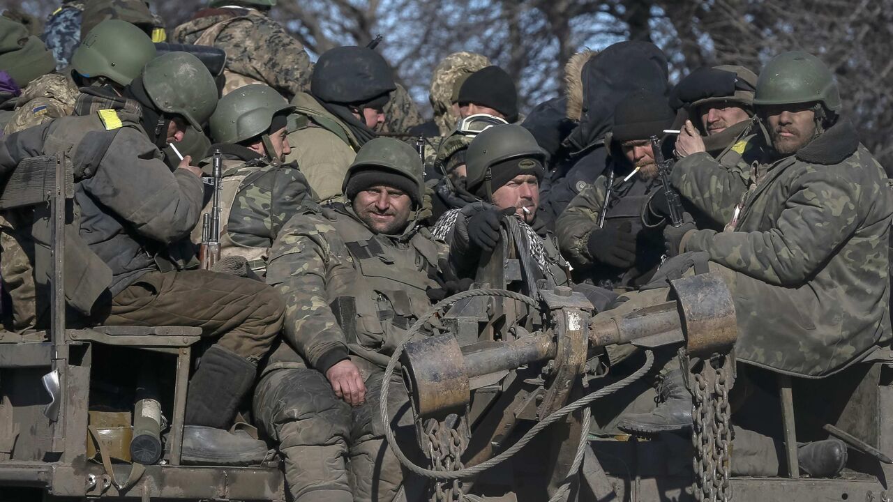 Ukrajinski vojnici napuštaju Debaljcevo