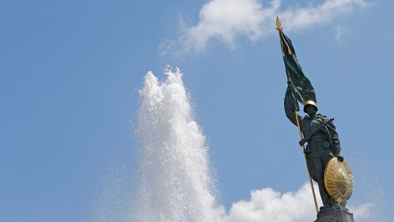 Spomenik sovjetskim borcima u Austriji