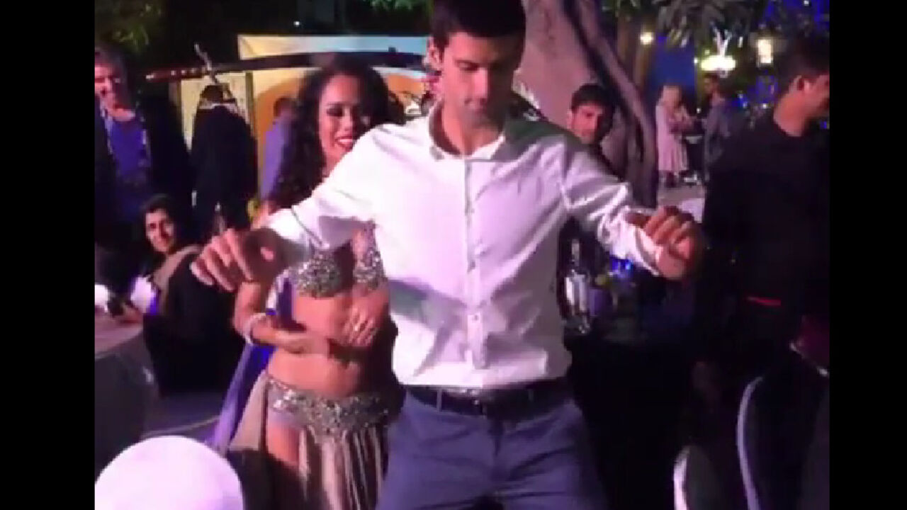 Novak Đoković igra trbušni ples