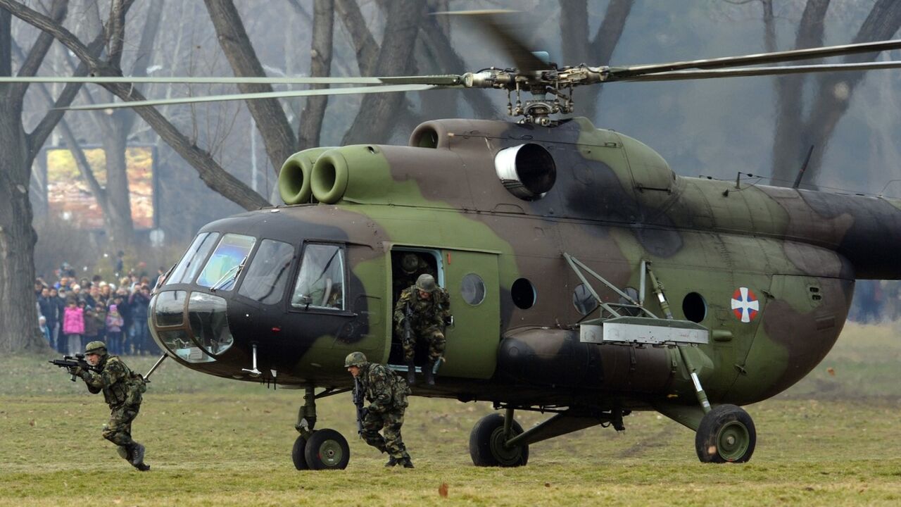 Helikopter Vojske Srbije u vojnoj vežbi