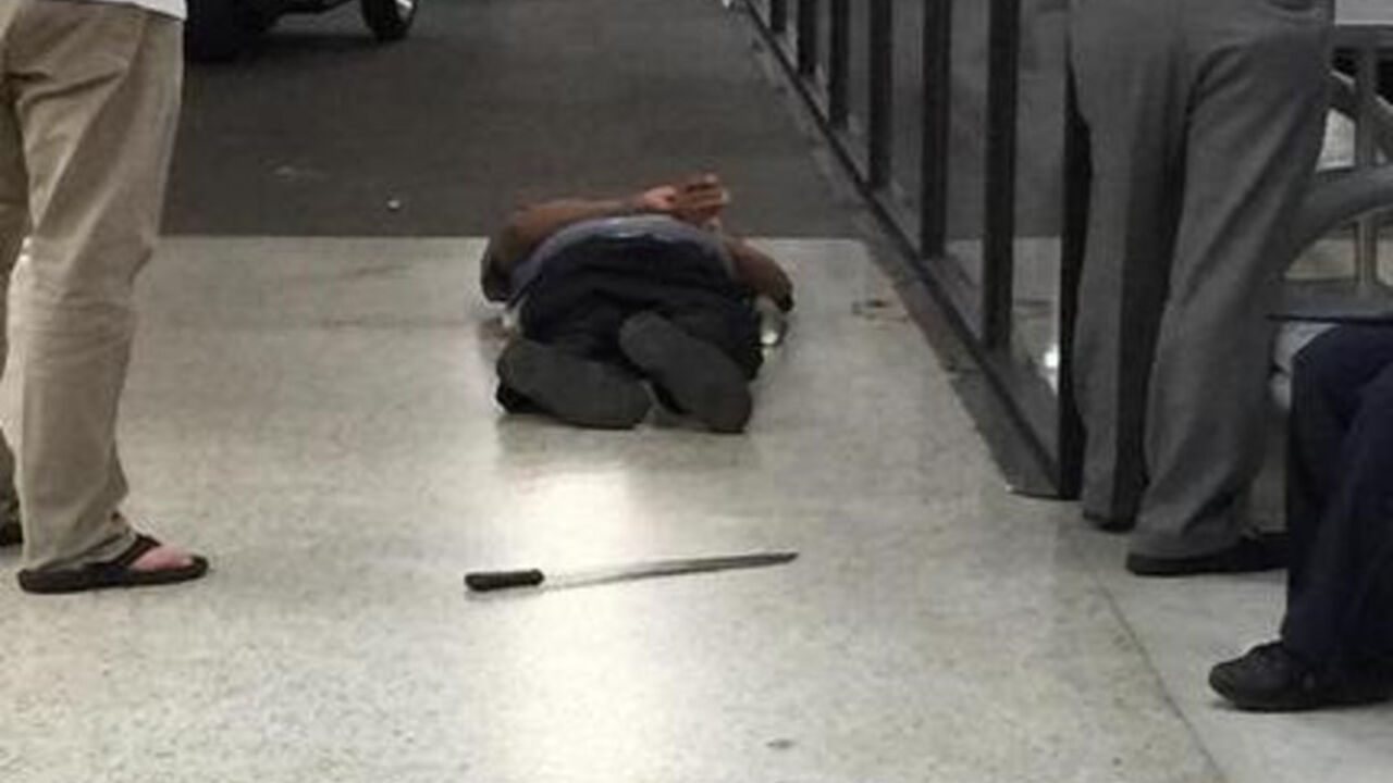 Napad mačetom na aerodromu u Nju Orleansu