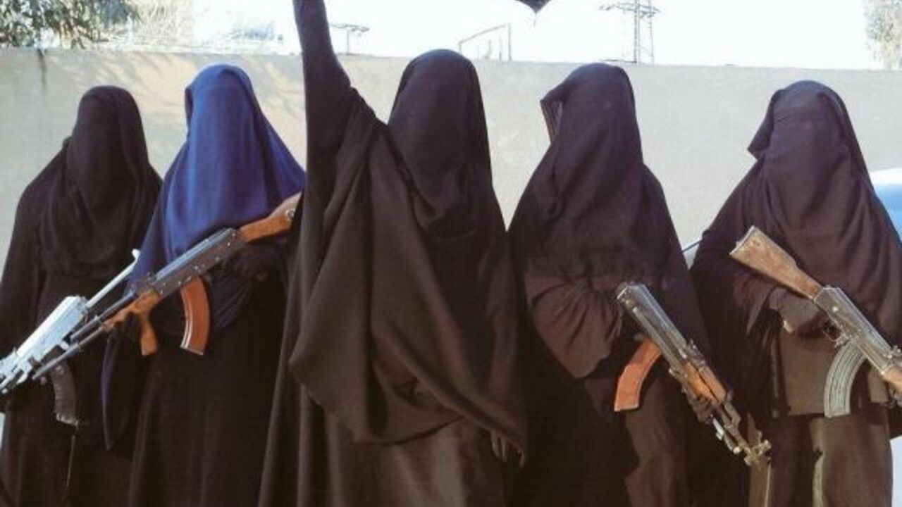 Zajnab Šaruf, 14-godišnja devojčica koja se udala za 17 godina starijeg islamistu