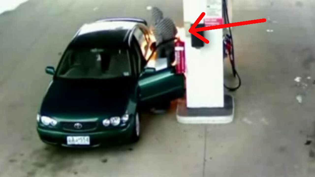 Auto na pumpi