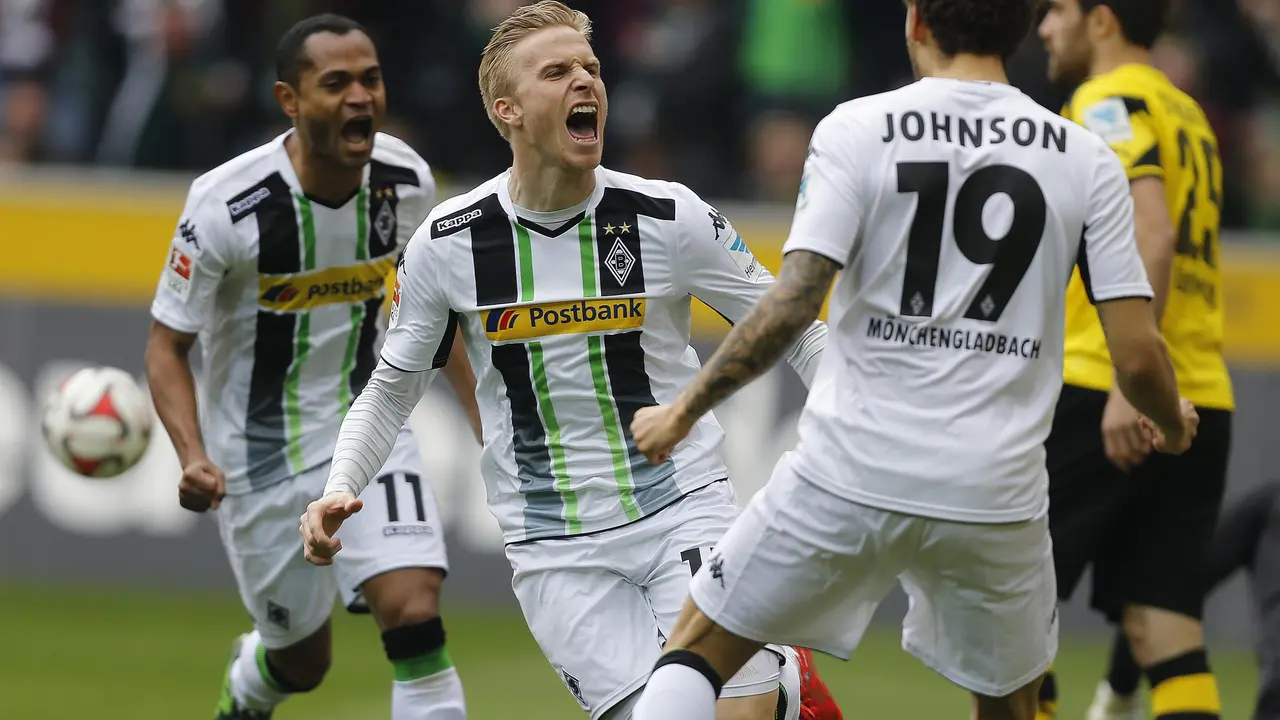 Oskar Vent slavi gol u 1. minutu meča Menhengladbah - Dortmund