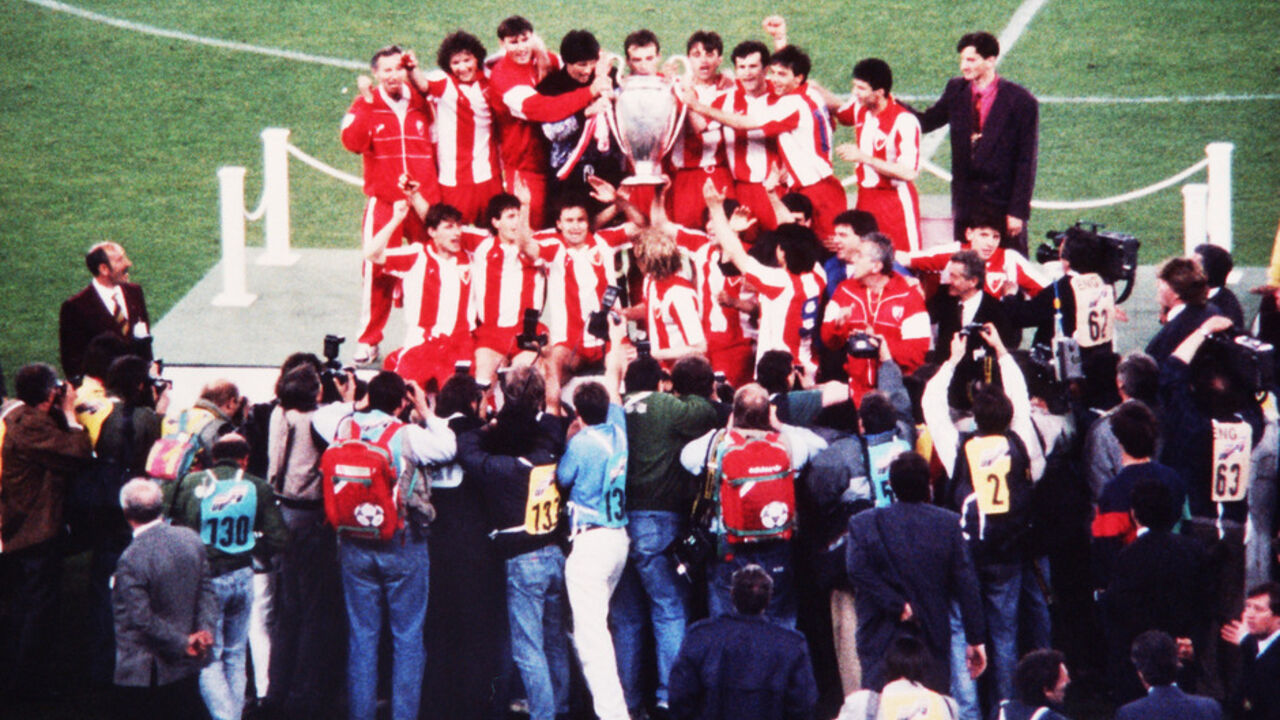 Fudbaleri Crvene zvezde proslavljaju osvajanje Kupa evropskih šampiona u Bariju