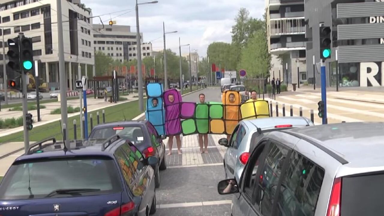 Remi Gajar sa pomoćnicima