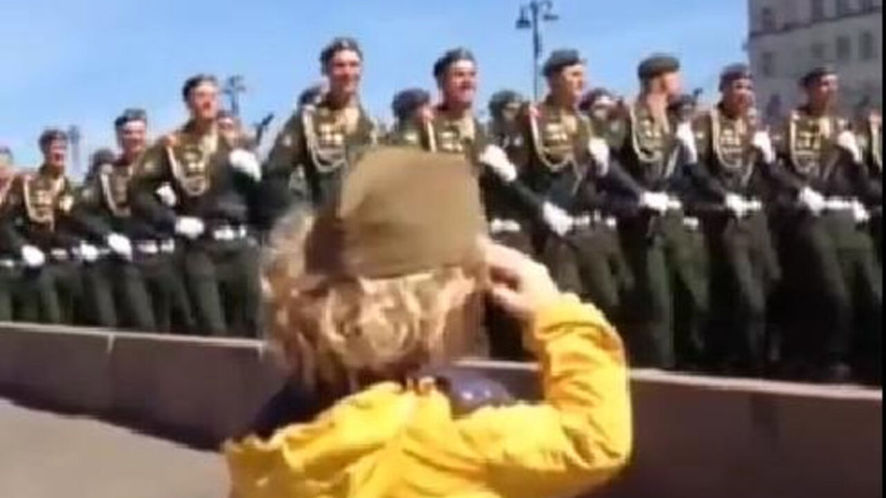 Mali Rus na paradi