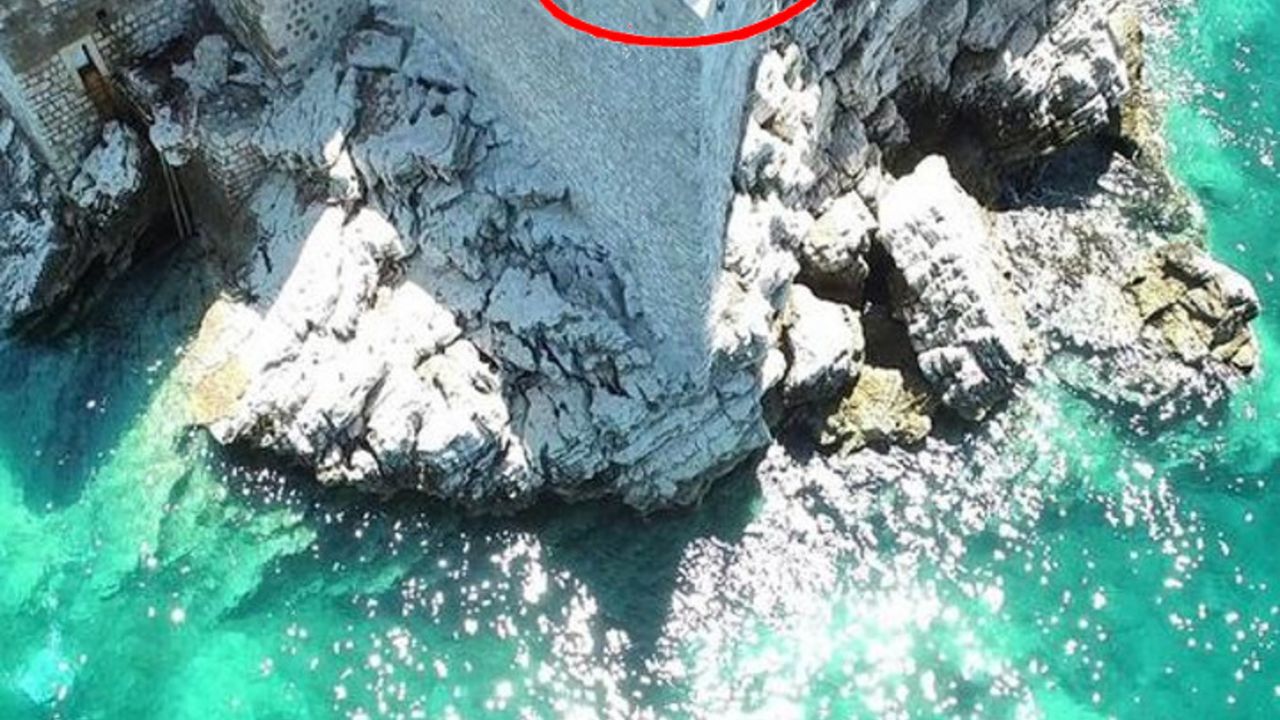 Den Bilzerian se priprema da skoči sa kule na Svetom Stefanu
