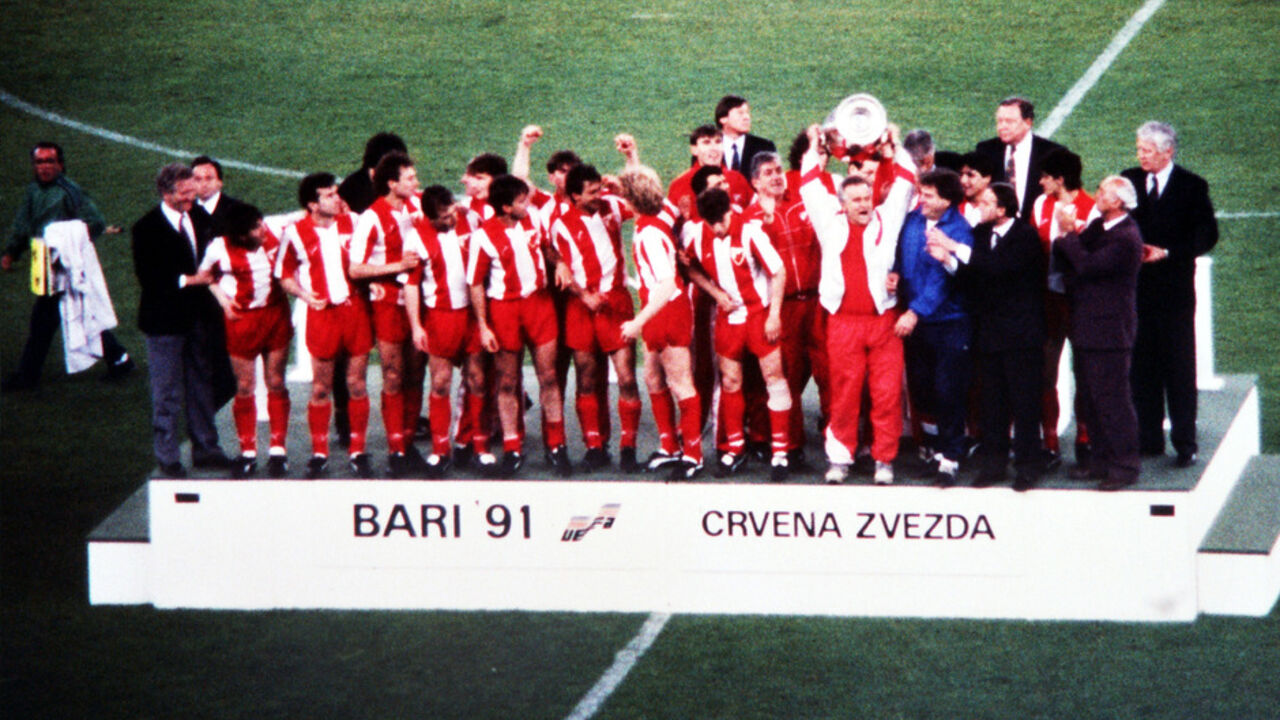 Fudbaleri Crvene zvezde na pobedničkom postolju 1991. u Bariju