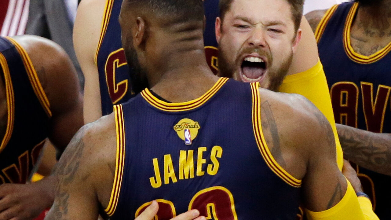 Lebron Džejms i Metju Delavedova