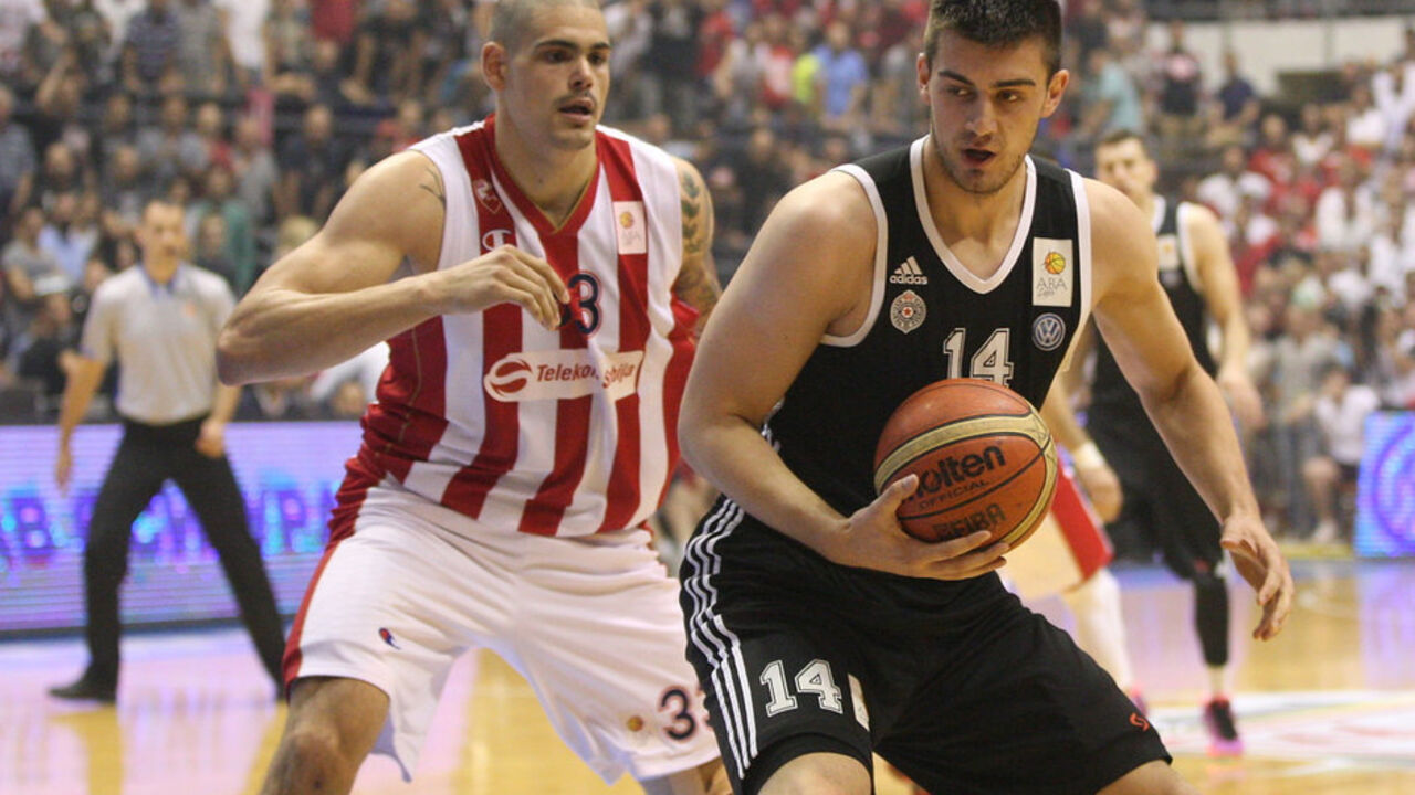 Maik Cirbes u duelu sa Božom Đumićem