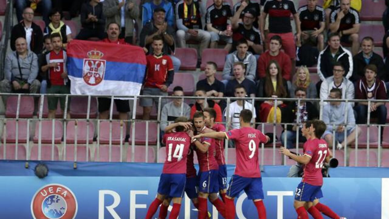 Fudbaleri Srbije čestitaju Đuričiću 