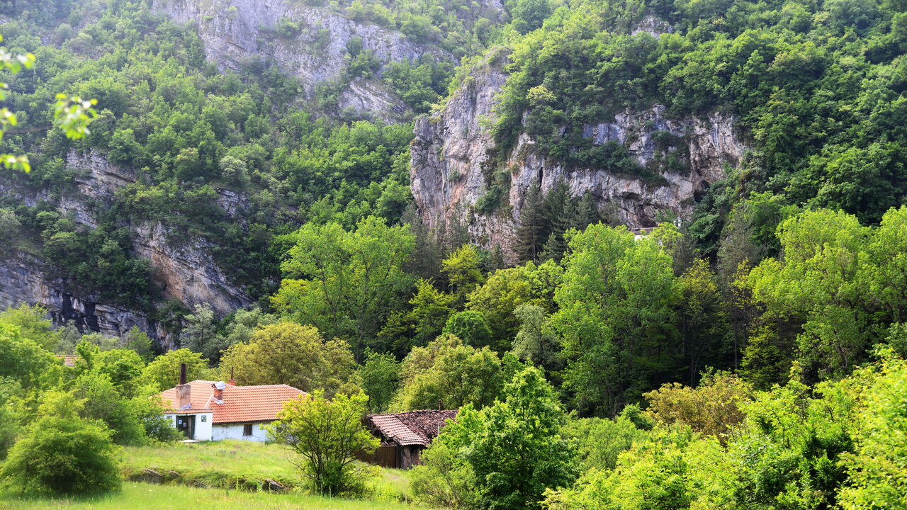 Razbojiški manastir