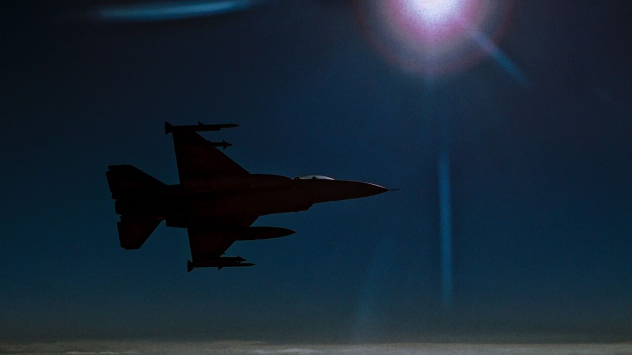 F-16
