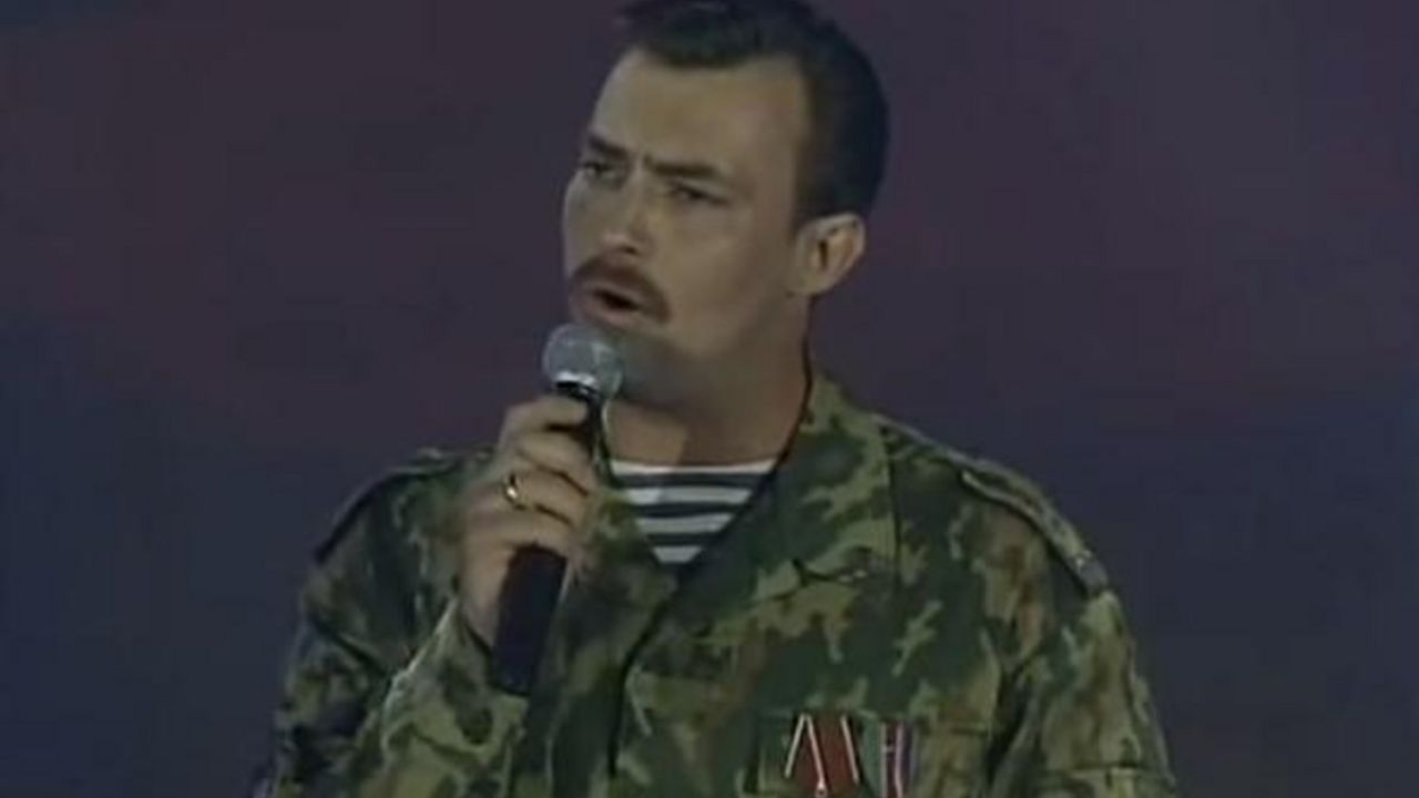 Ruski vojnik peva "Tamo daleko"