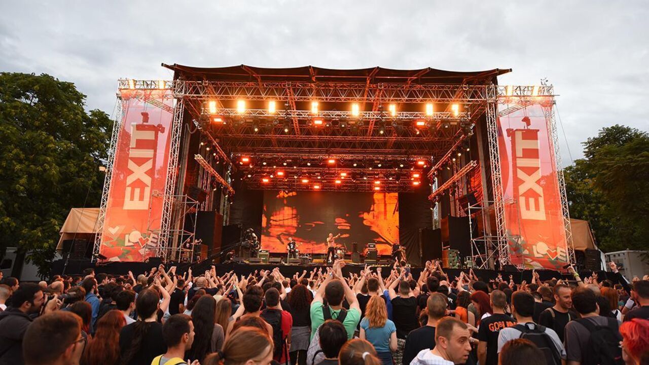 Exit 2015