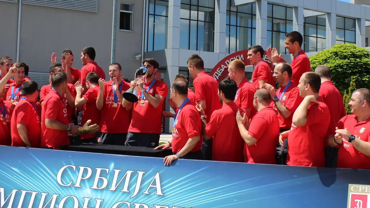 Omladinska reprezentacija Srbije i selektor Veljko Paunović